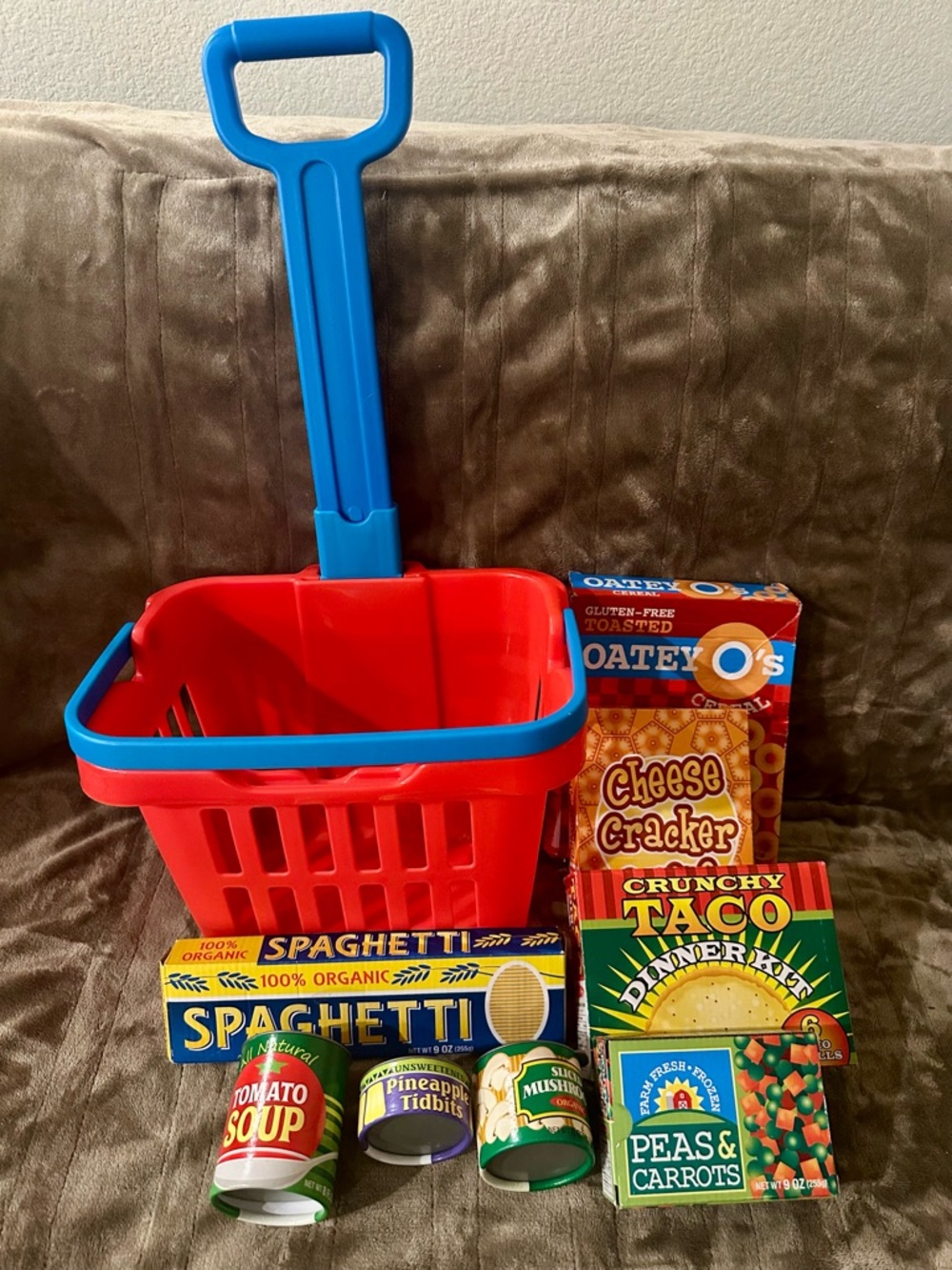 Melissa & Doug (3 Sets) - Grocery Store/Wooden Fridge Food/Fill & Roll Basket - Picture 2 of 4